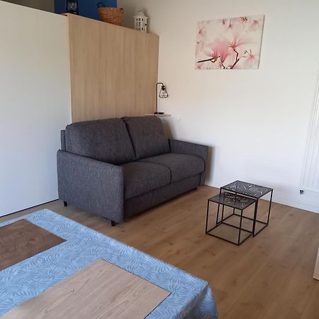Montournais Gite La Petite Maison מראה חיצוני תמונה