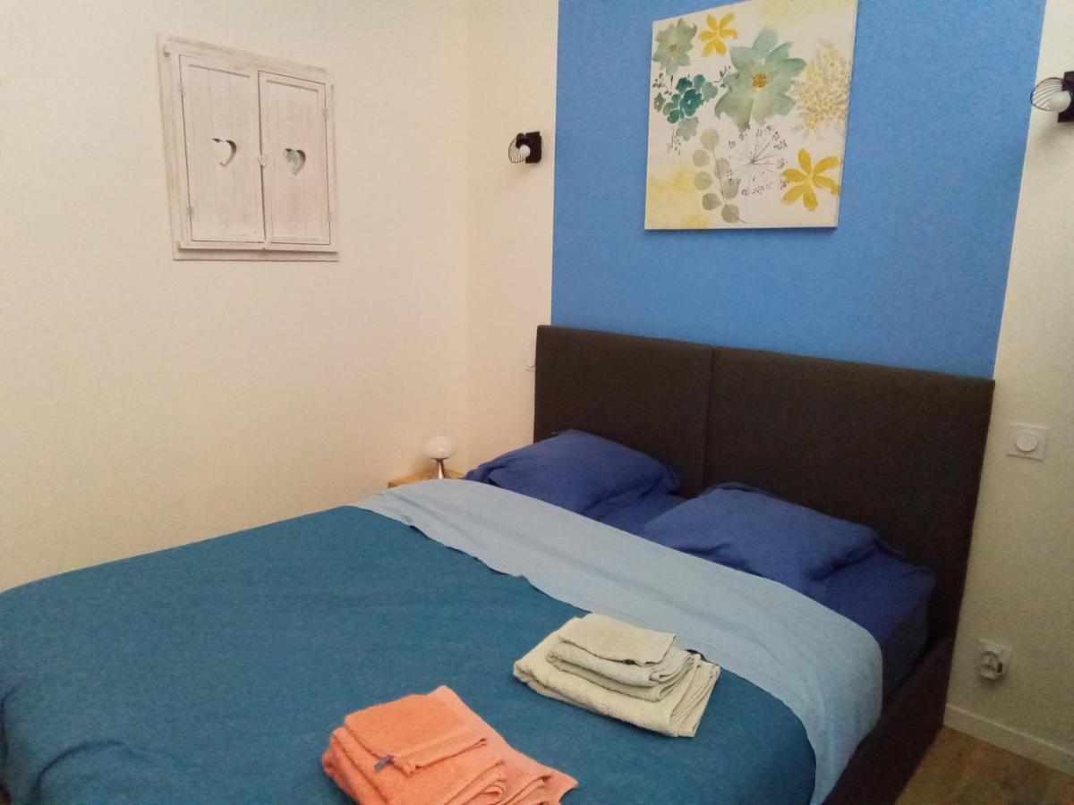 Montournais Gite La Petite Maison מראה חיצוני תמונה