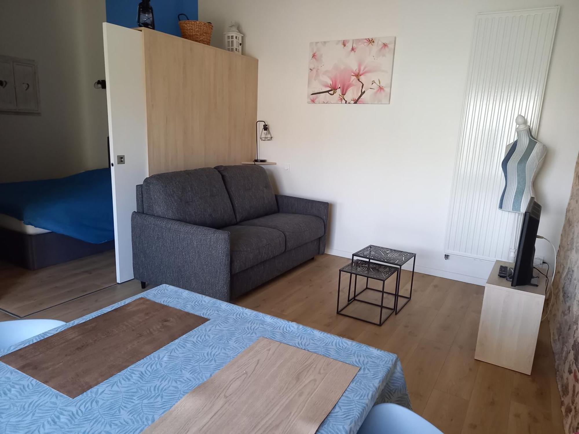 Montournais Gite La Petite Maison מראה חיצוני תמונה