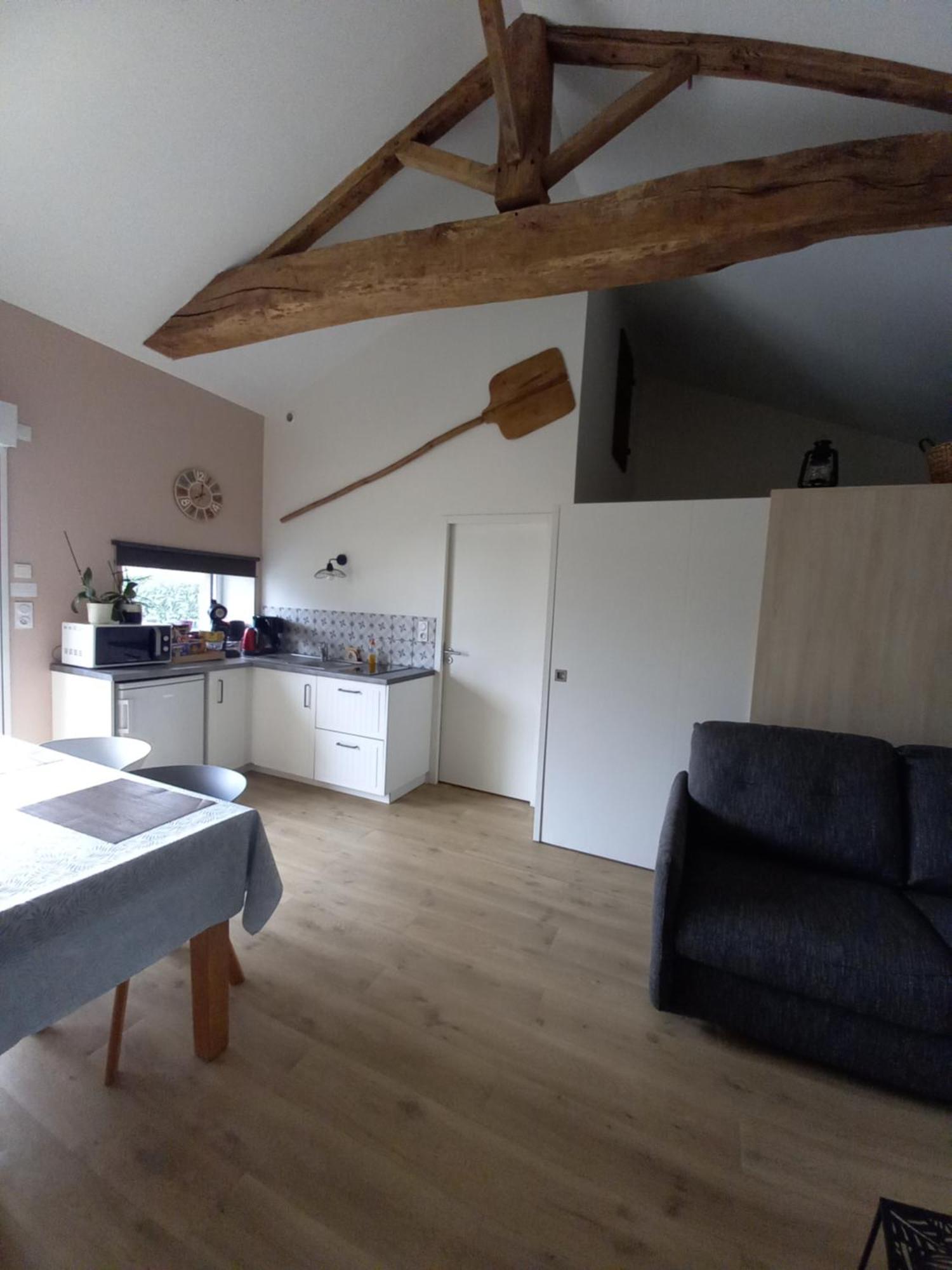 Montournais Gite La Petite Maison מראה חיצוני תמונה